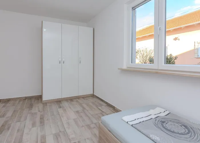 House Loncar Ferienhaus Vir