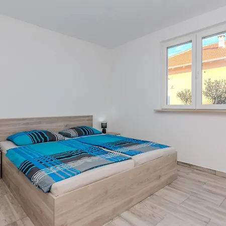 度假居 House Loncar 维尔