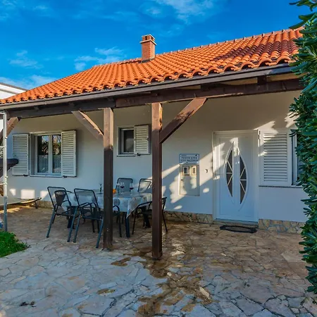 House Loncar Holiday home