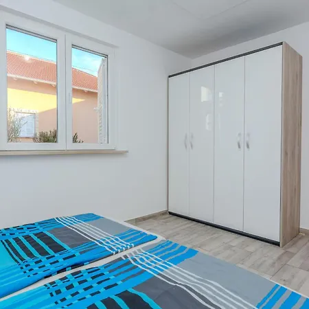 House Loncar